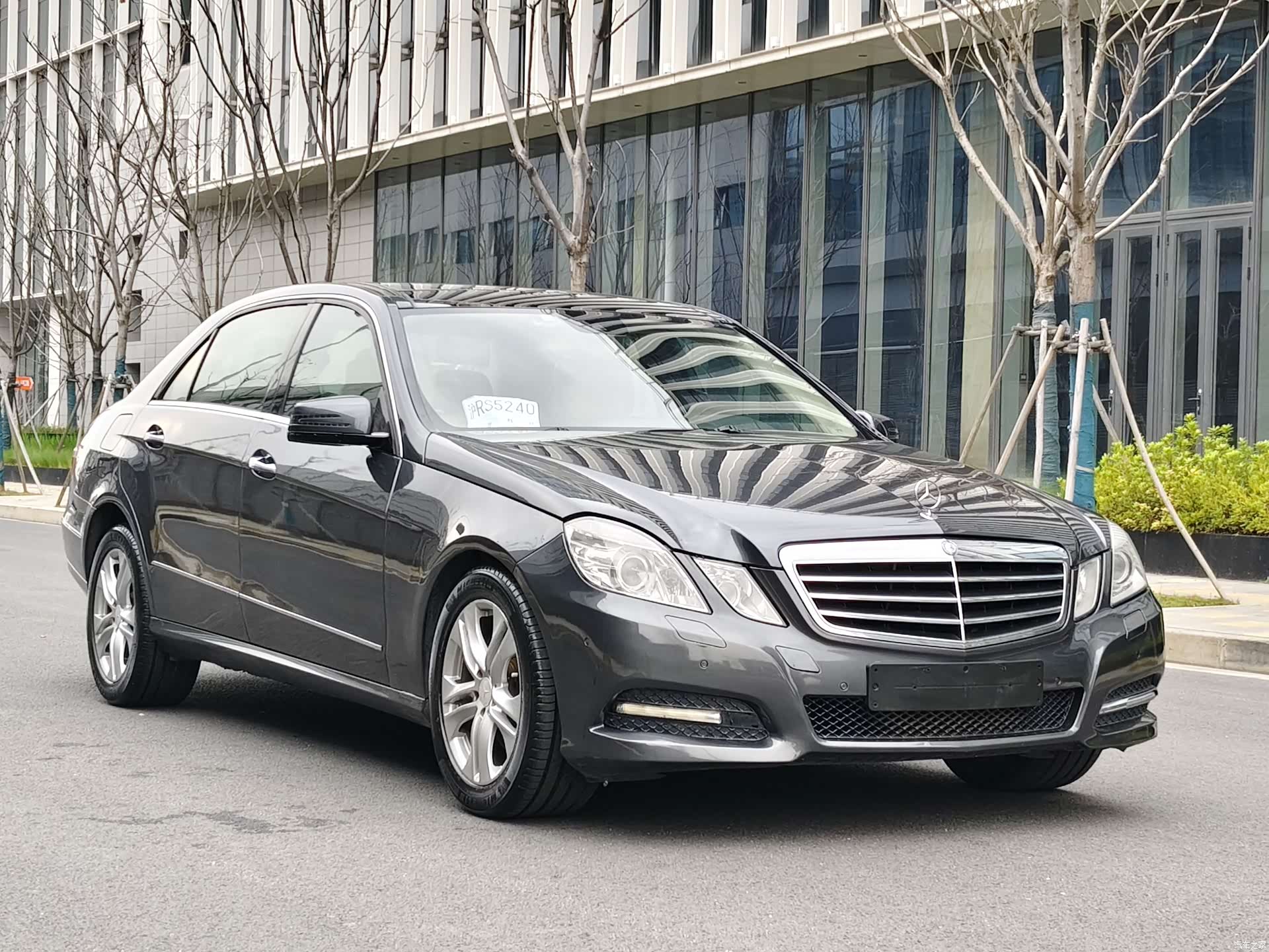 Mercedes-Benz E-Class, 2011 3