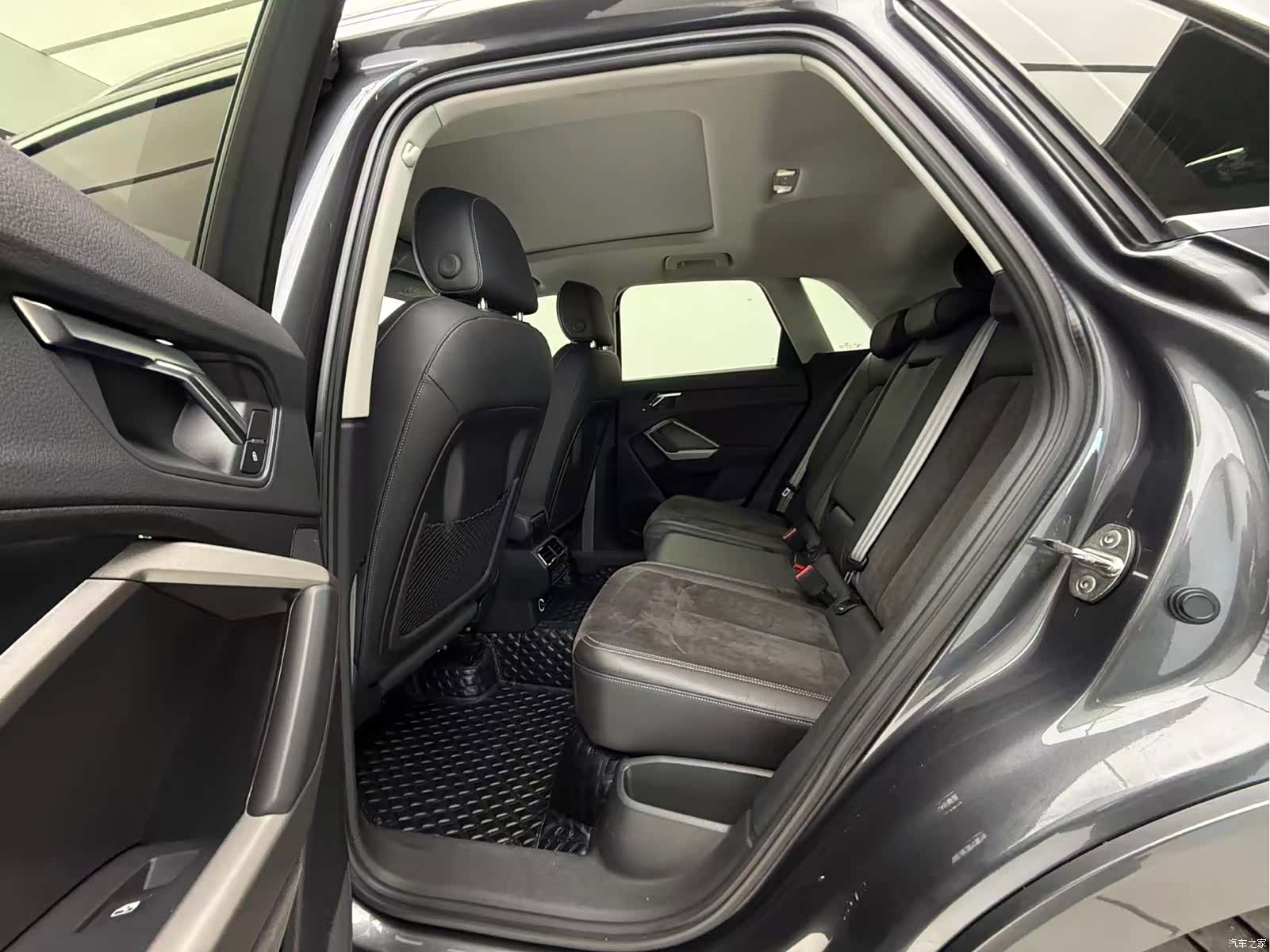 Audi Q3, 2021 11