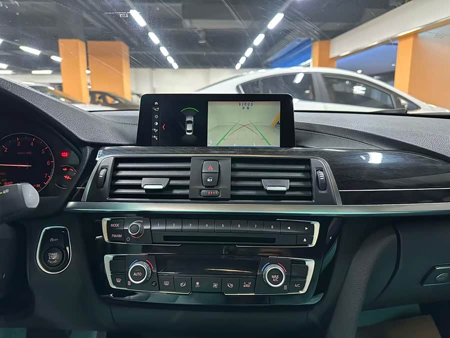 BMW 3 Series 2018, фото 13