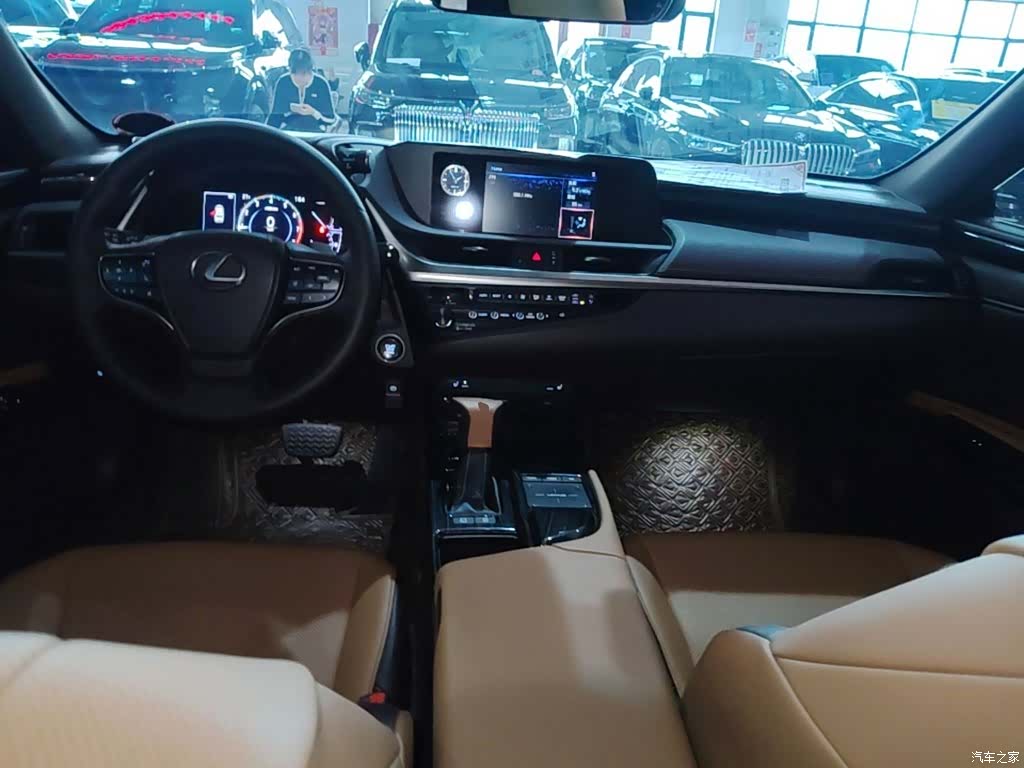 Lexus ES, 2019 10
