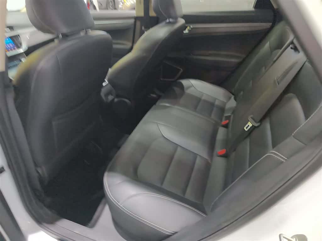 Geely Emgrand, 2019 17
