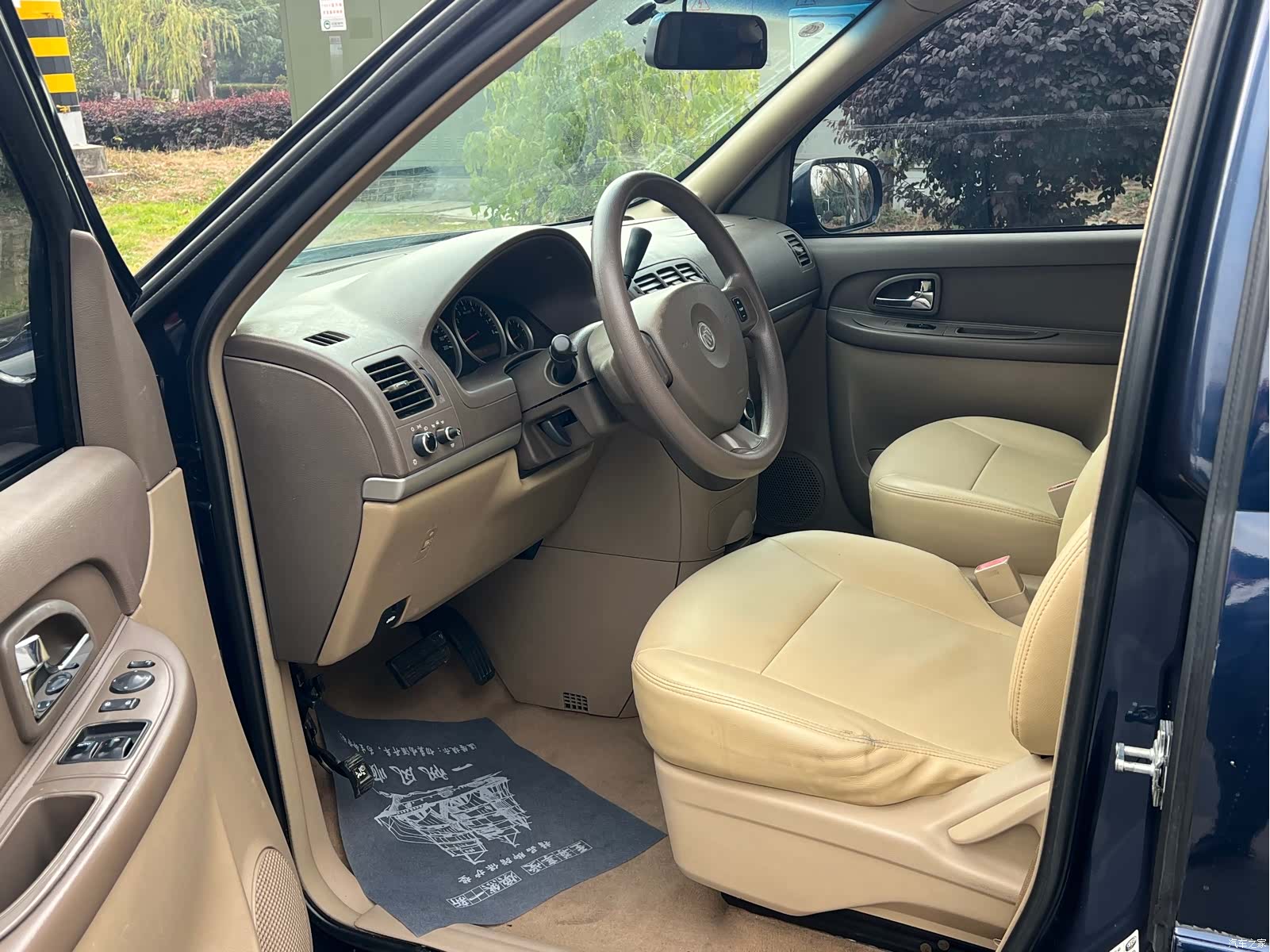 Buick GL8, 2014 9