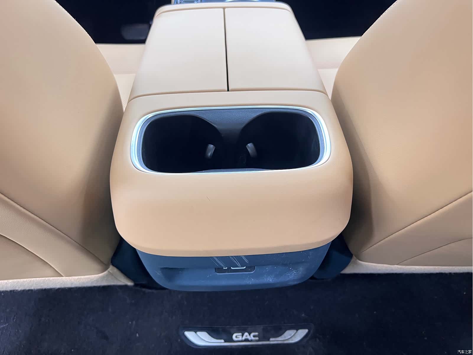 Trumpchi E8, 2024 19
