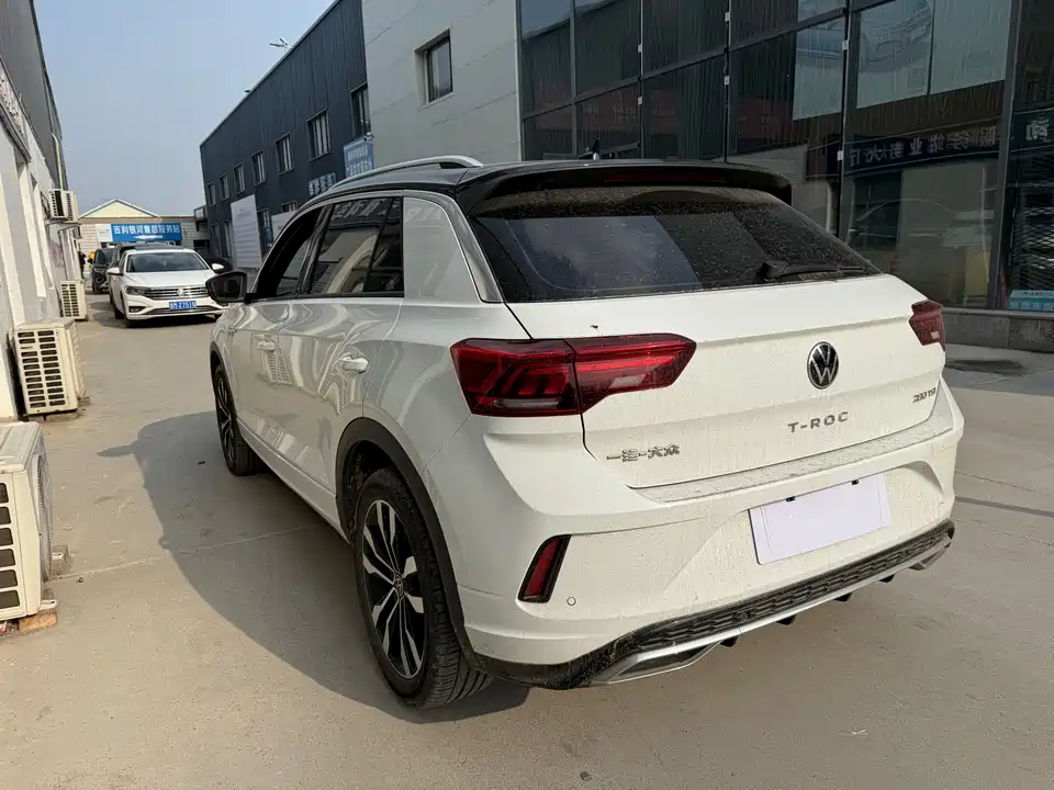 Volkswagen T-ROC exploring Songs