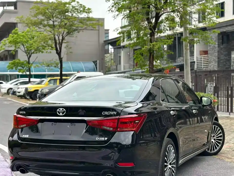 Toyota crown