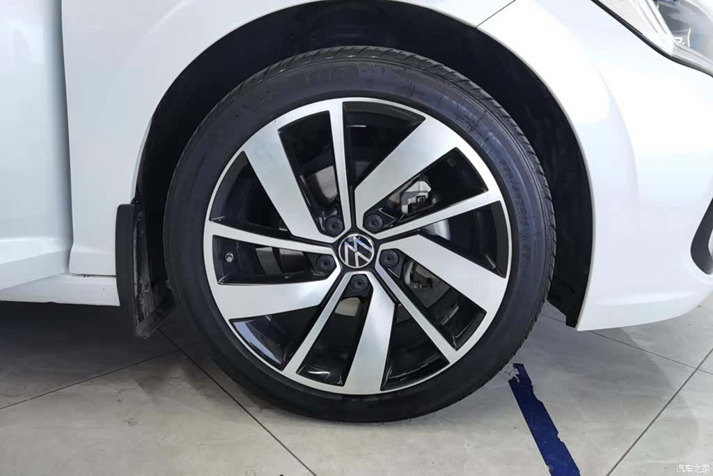 Volkswagen Sagitar, 2023 6
