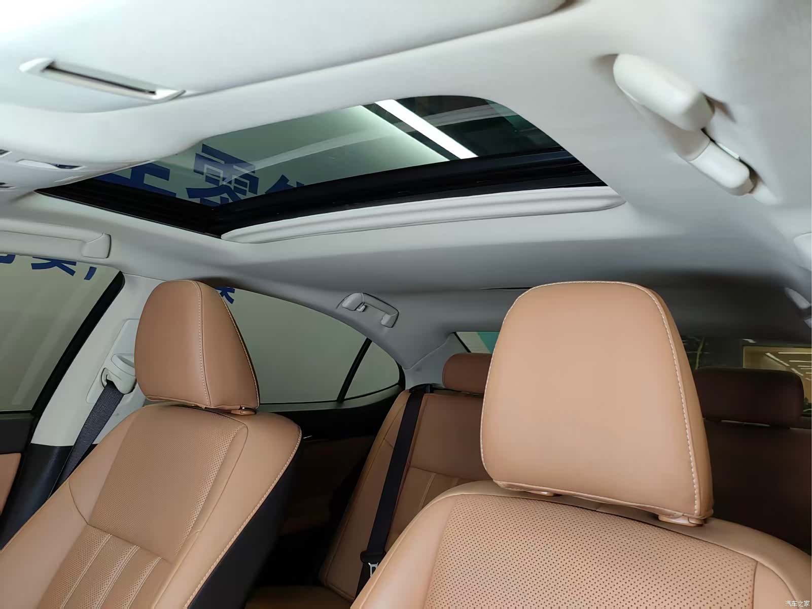 Lexus ES, 2018 все фото
