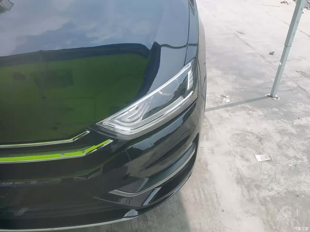 Zotye SR7, 2017 24