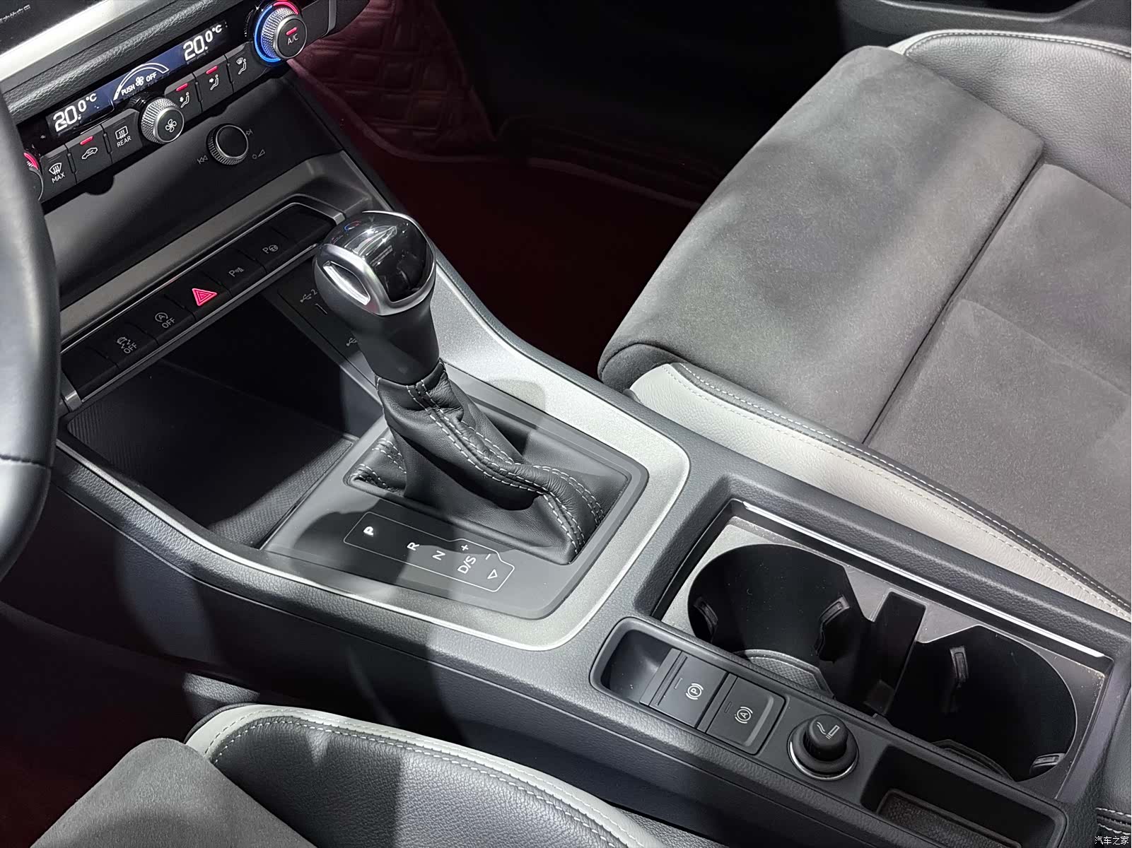 Audi Q3, 2023 14