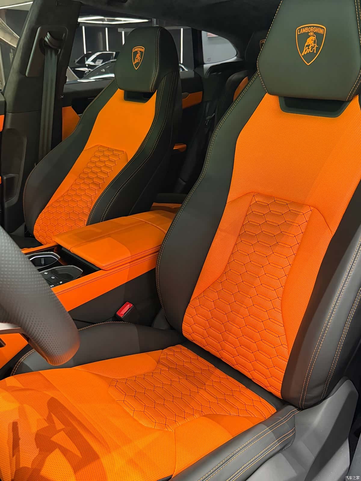 Lamborghini Urus, 2022 14