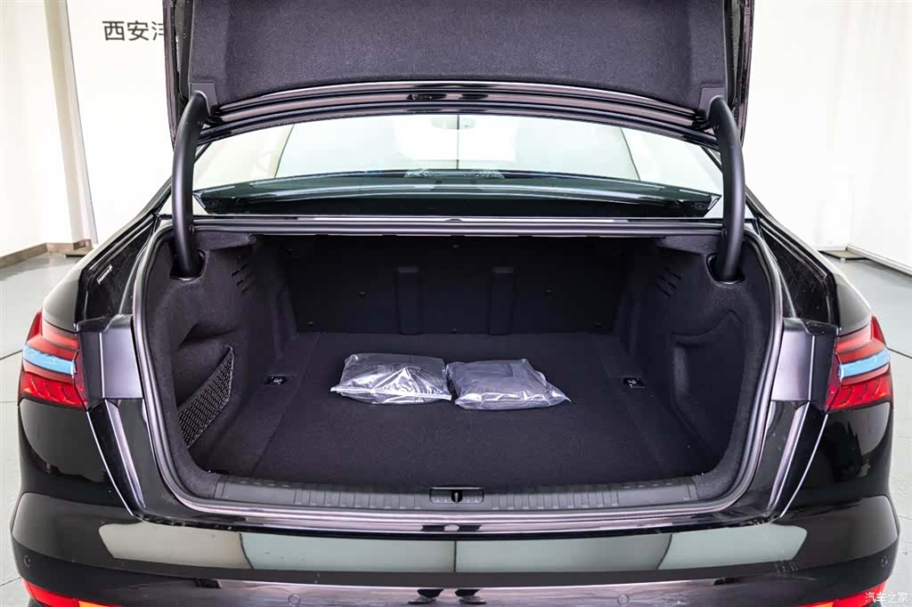 Audi A6L, 2026 9
