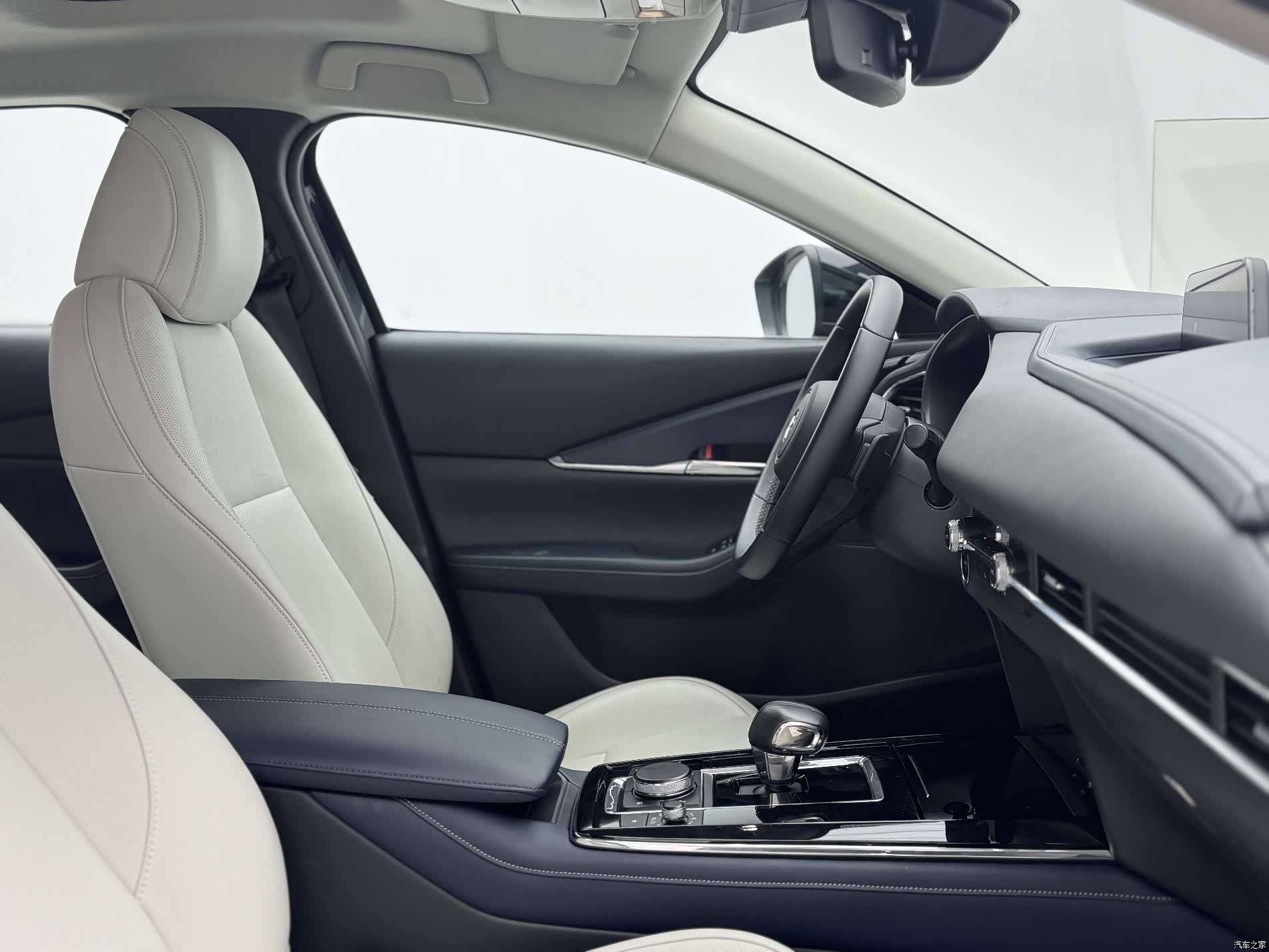Mazda CX-30, 2022 15