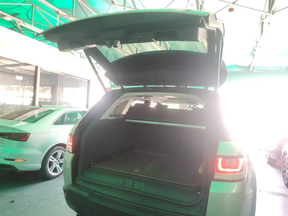 Land Rover Range Rover Sport Land Rover Range Rover Sport