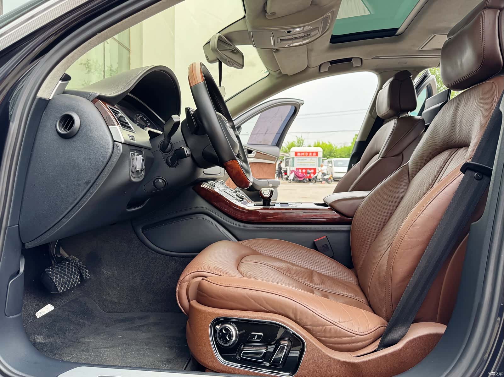 Audi A8L, 2011 23