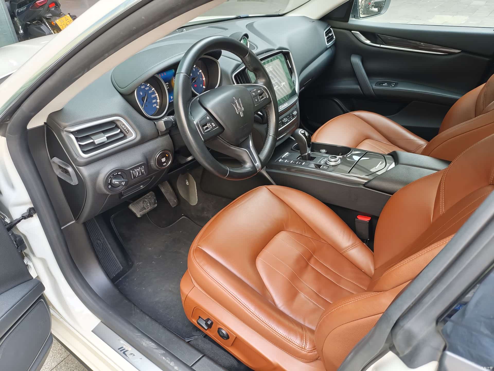 Maserati Ghibli, 2018 13