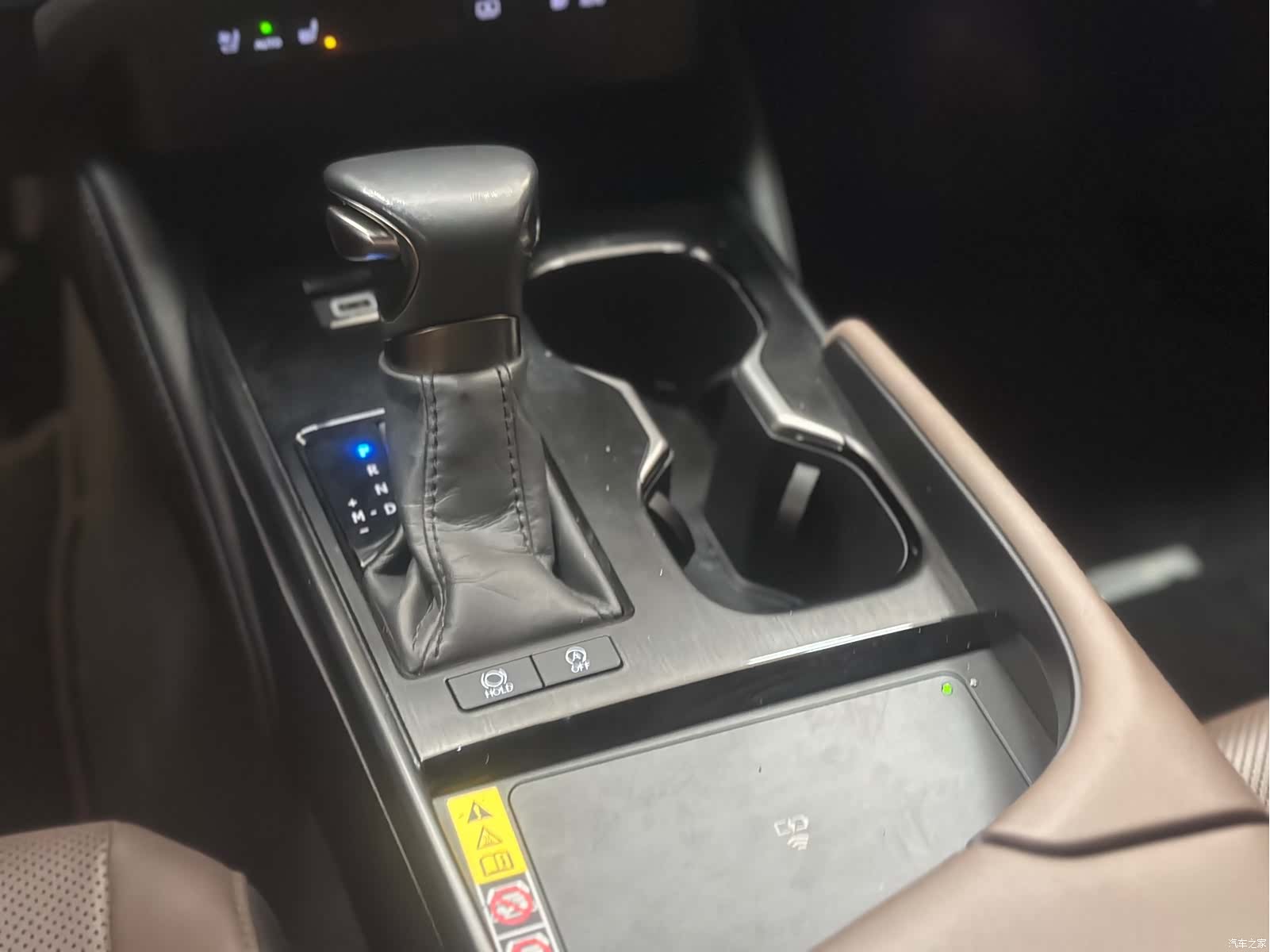 Lexus ES, 2023 17