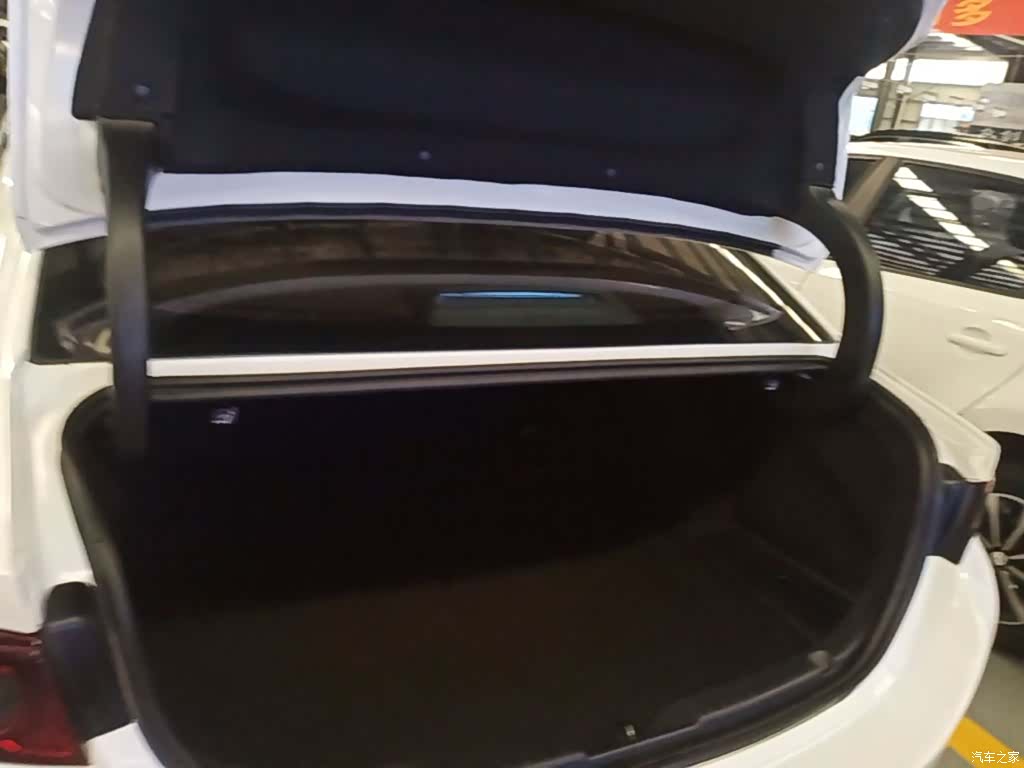 Mazda Mazda3, 2024 19
