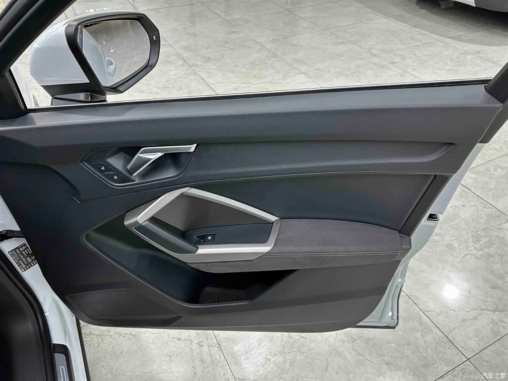 Audi Q3, 2023 12