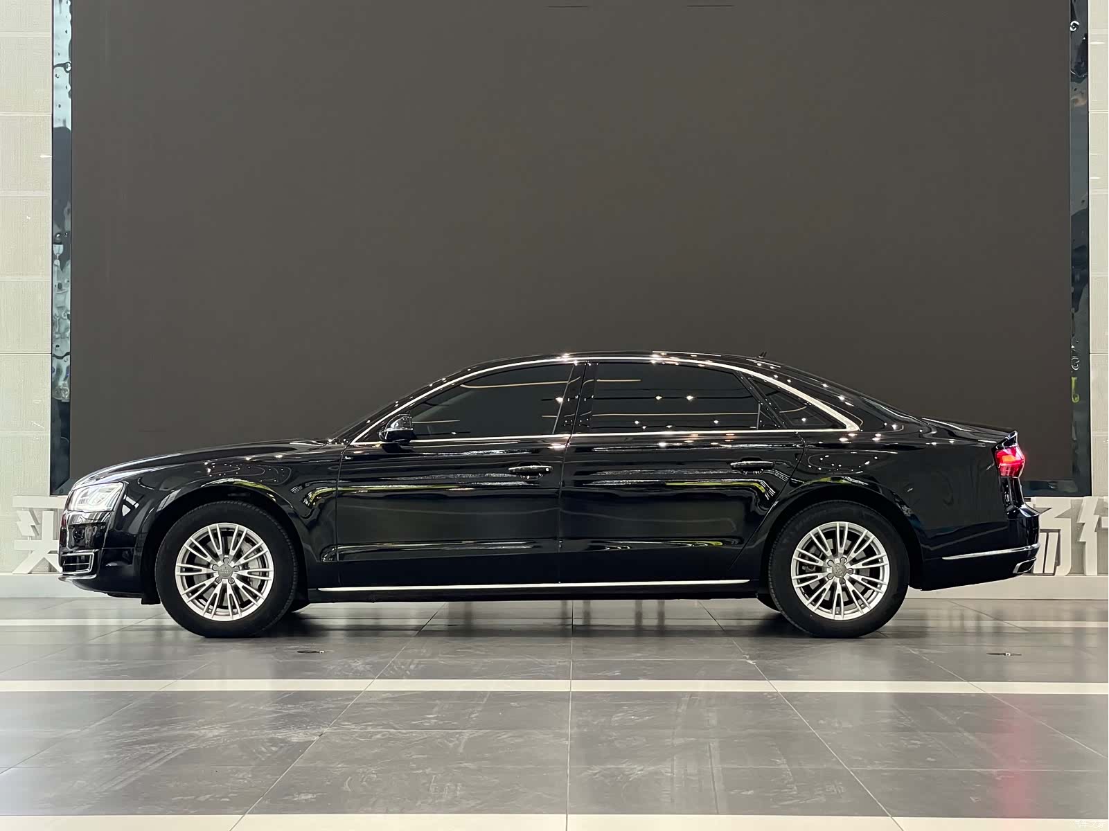 Audi A8L, 2015 3