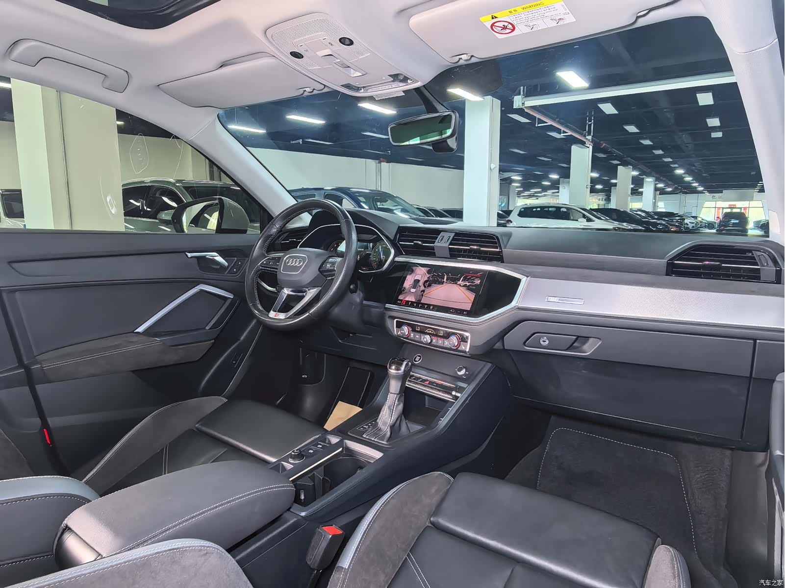 Audi Q3, 2023 16