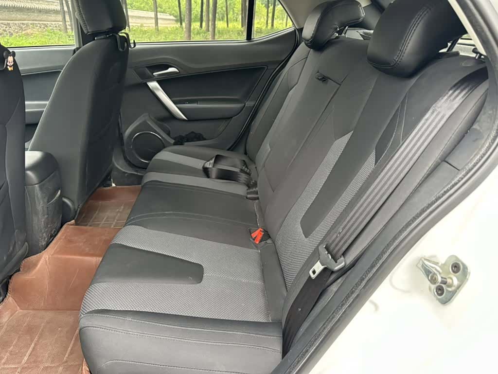 MG MG5, 2015 21
