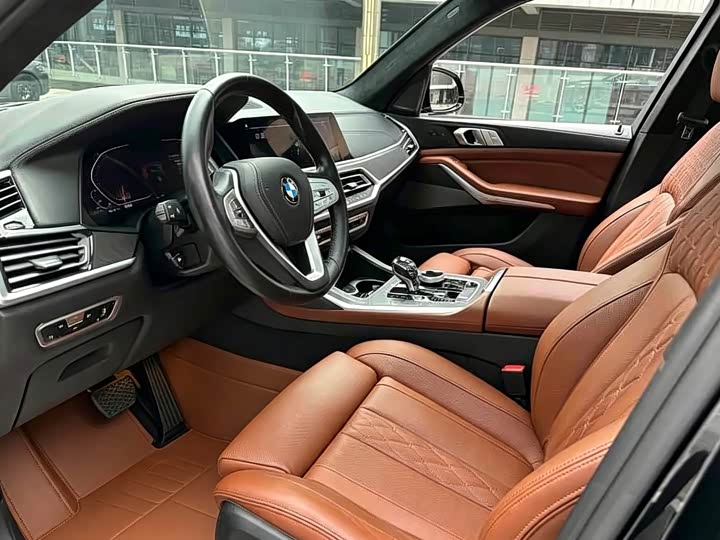 BMW X7 2021 xDrive40i zun xiang xing hao hua tao zhuang
