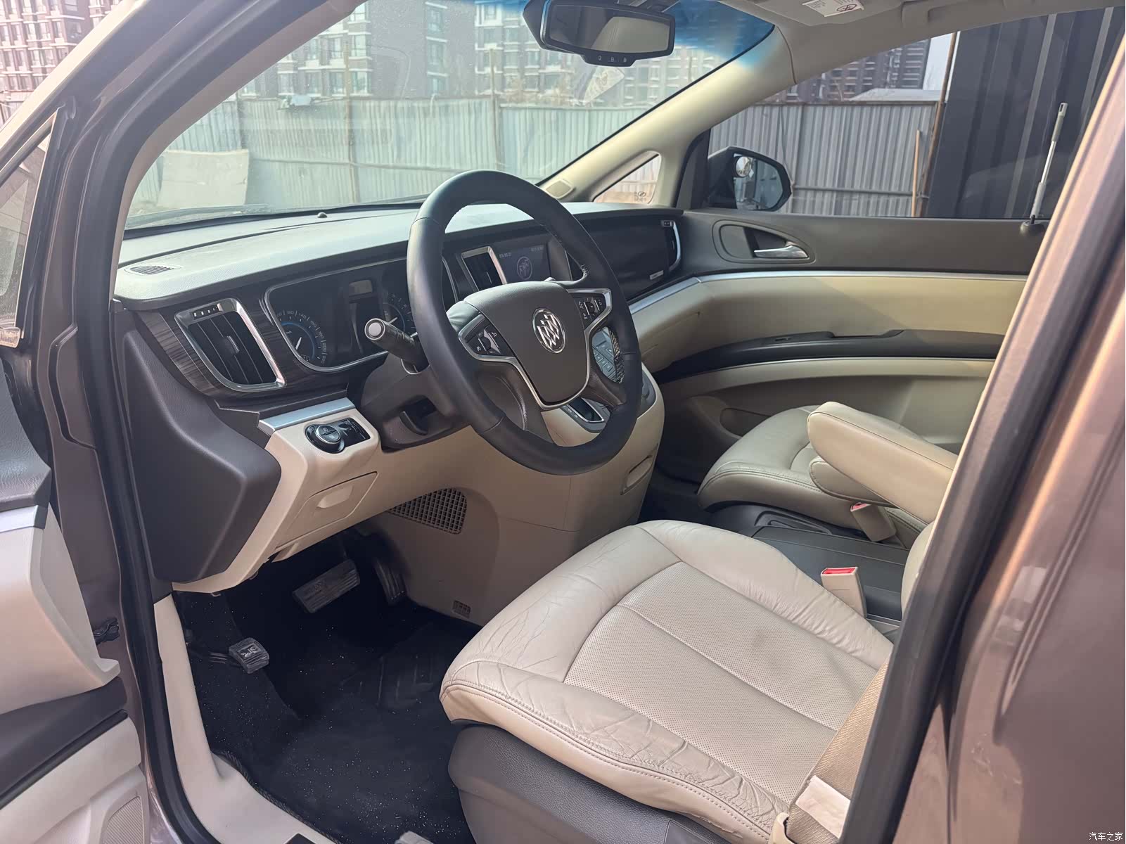 Buick GL8, 2013 6