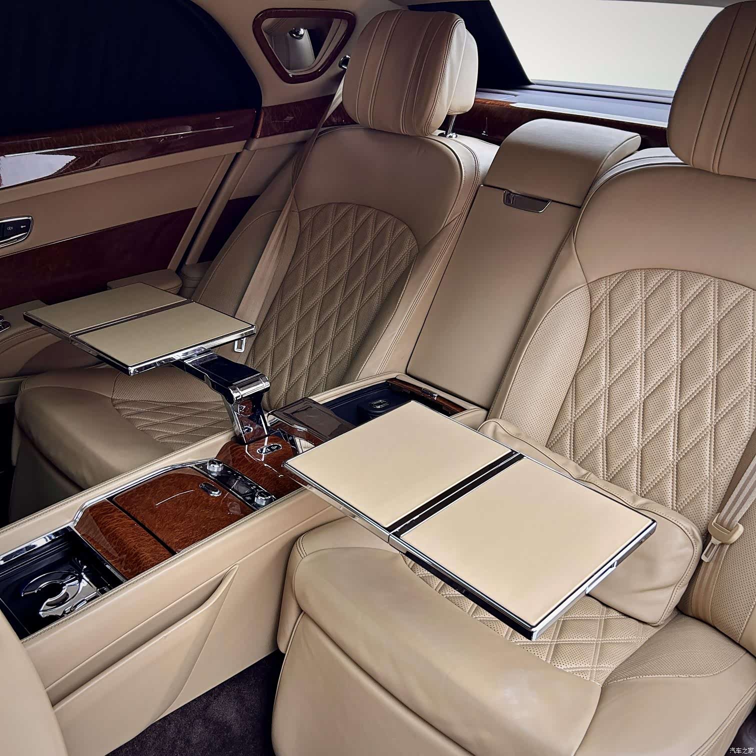 Bentley Mulsanne, 2018 11