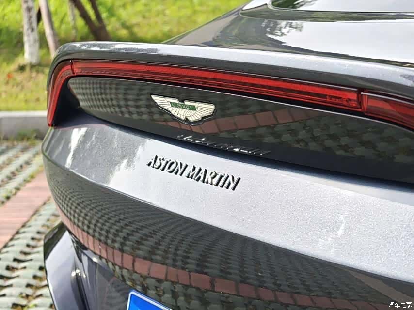 Aston Martin Vantage, 2019 9