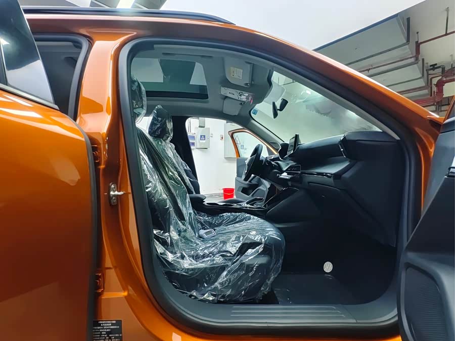 Peugeot 2008 2021, фото 11