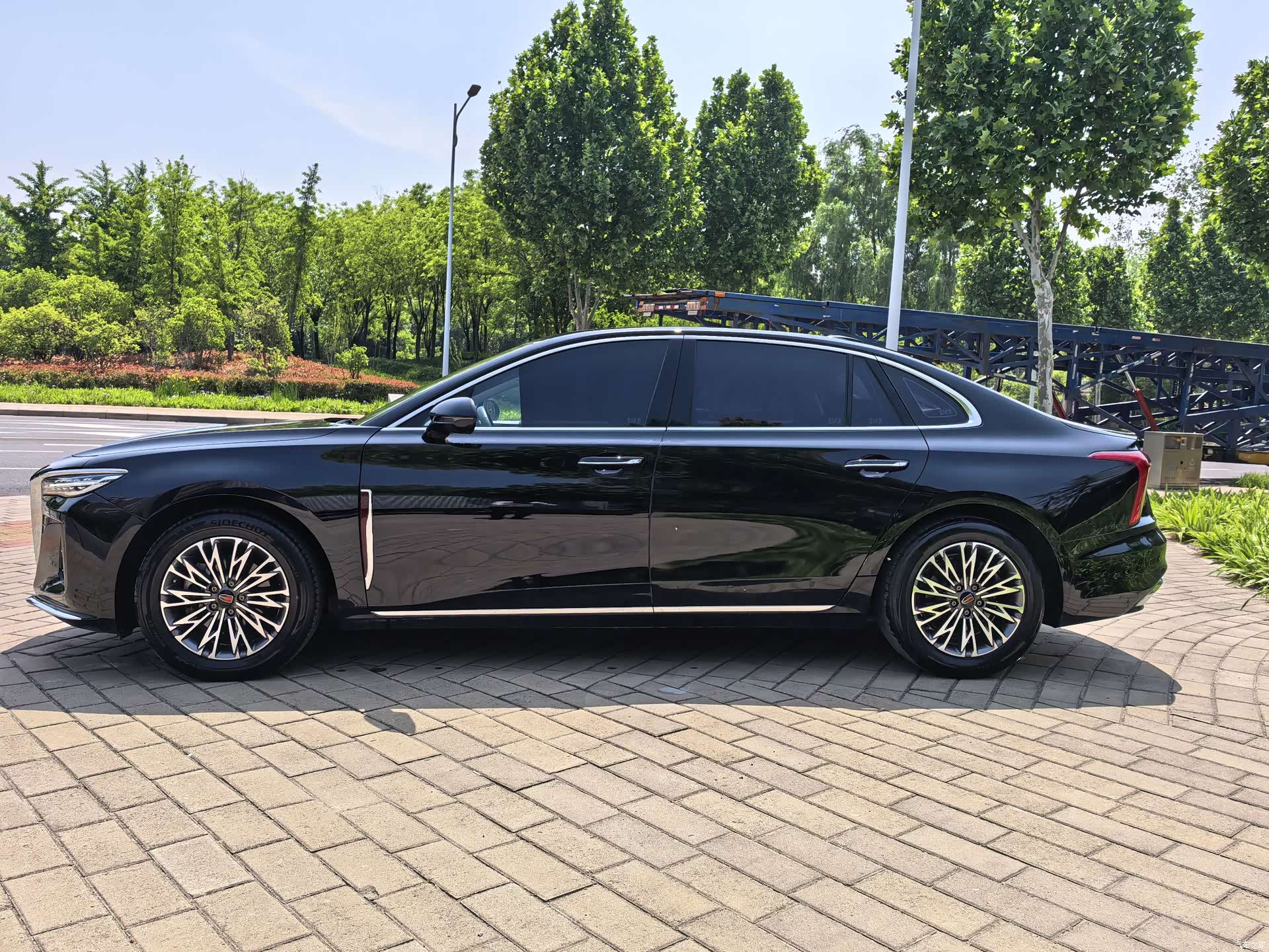 Hongqi H5, 2023 4
