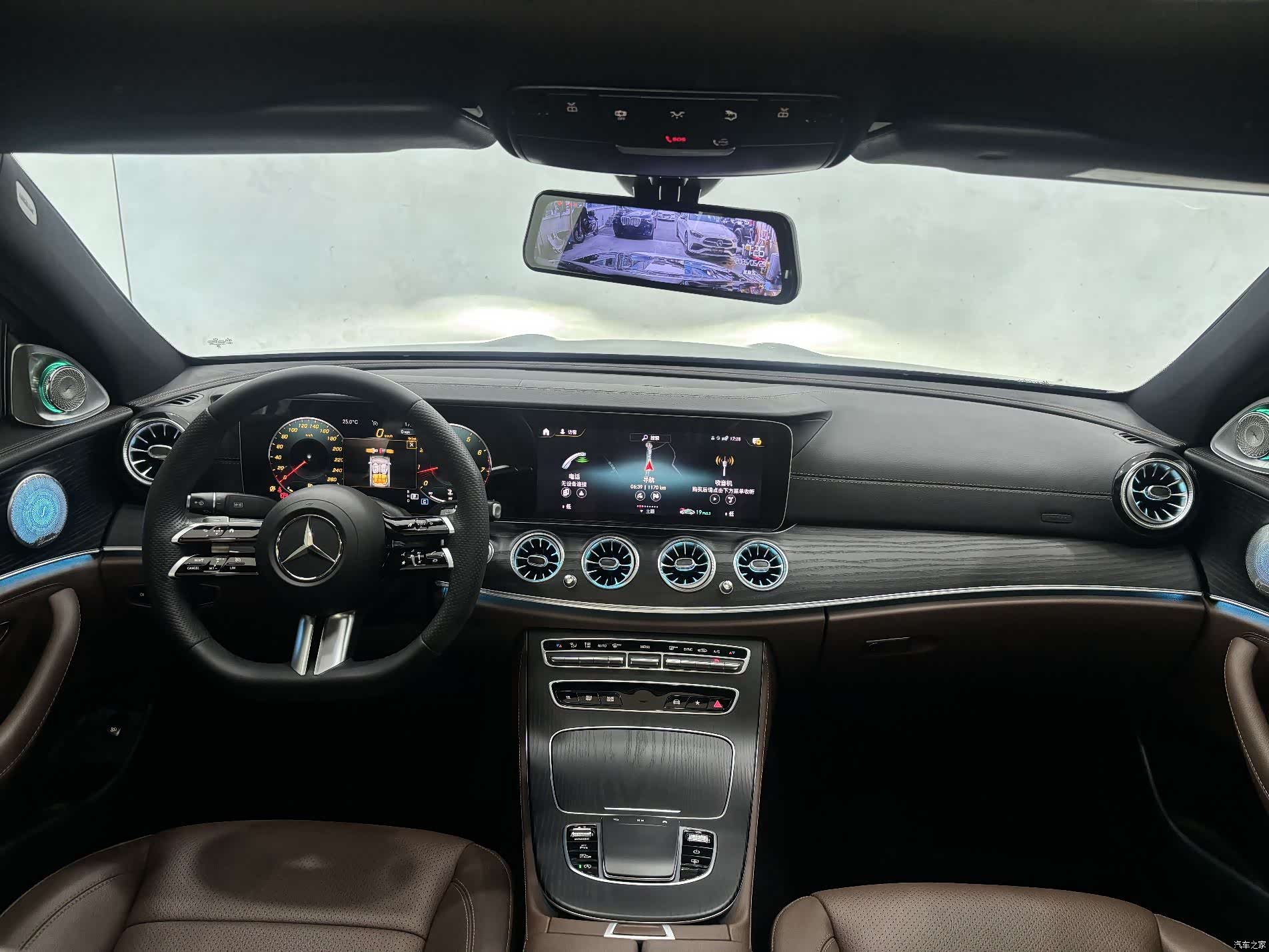 Mercedes-Benz E-Class, 2023 14