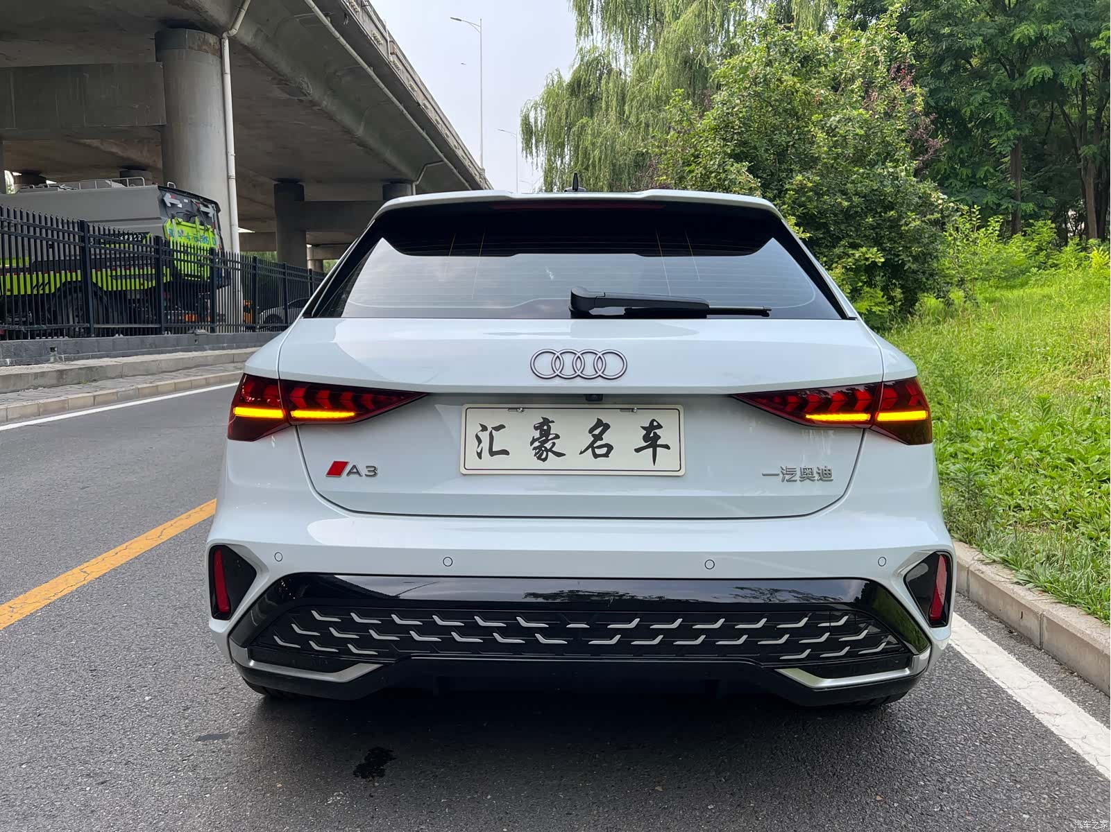 Audi Flying Spur, 2025 8