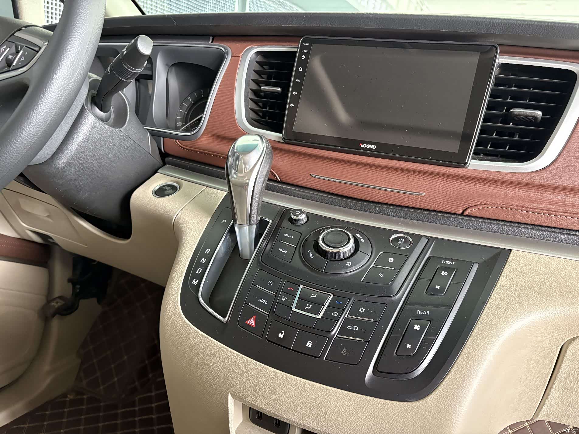 Buick GL8, 2020 8