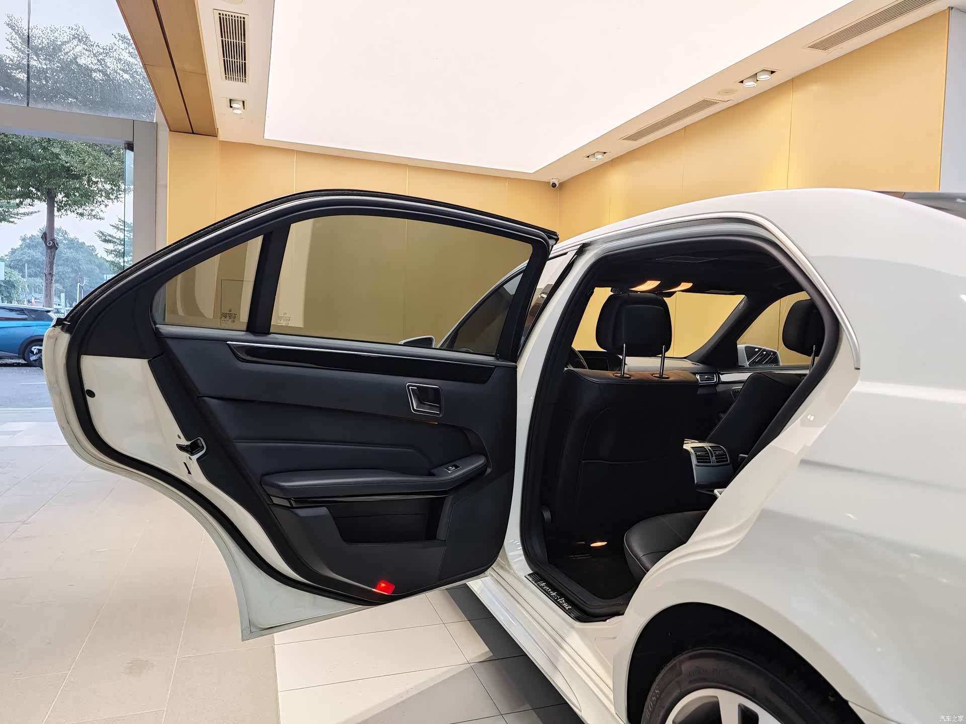 Mercedes-Benz E-Class, 2015 20