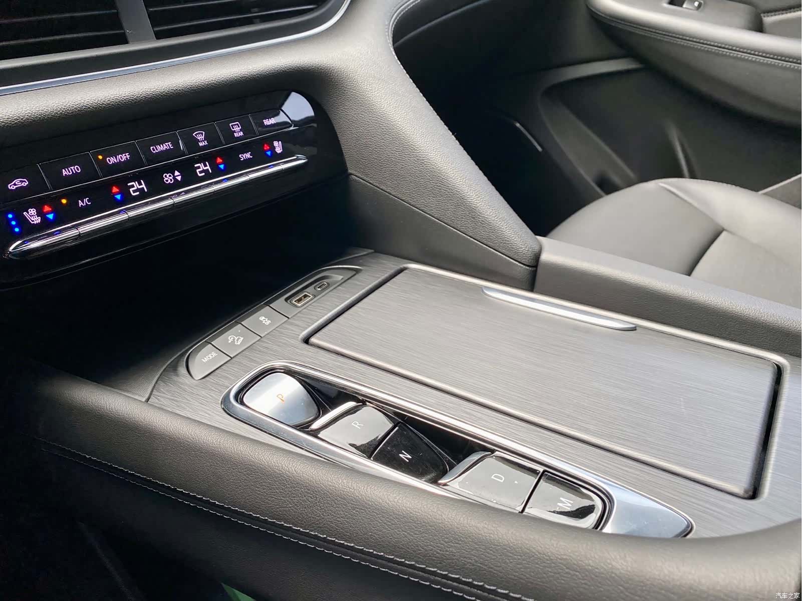 Buick Enclave, 2022 9