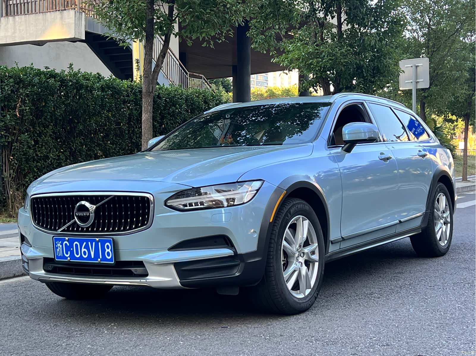 Volvo V90