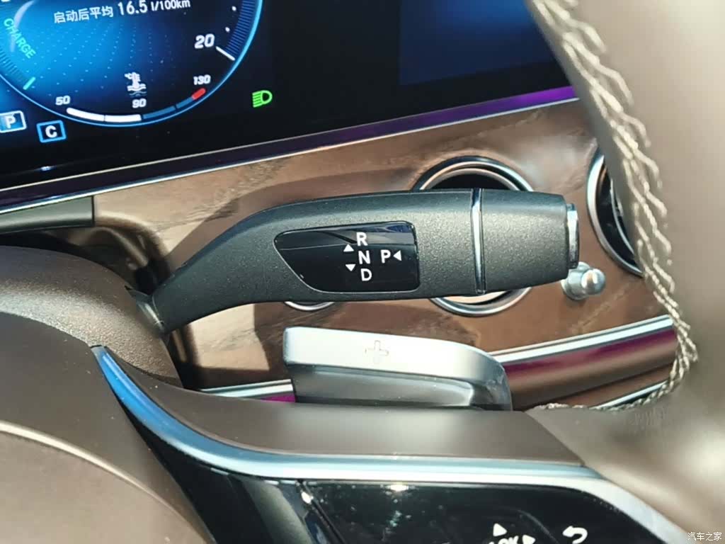 Mercedes-Benz E-Class, 2023 14