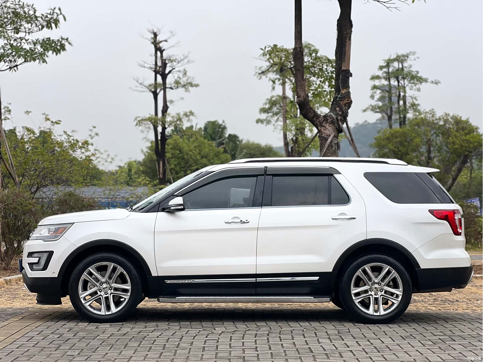 Ford Explorer, 2018 4