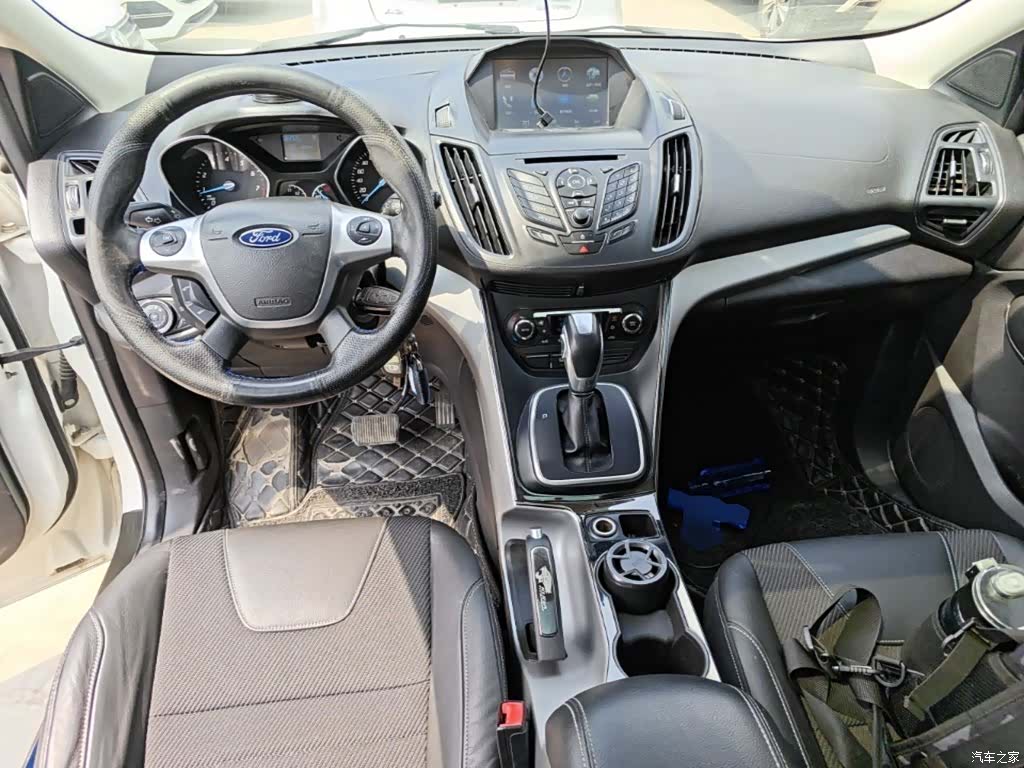 Ford Kuga, 2015 10