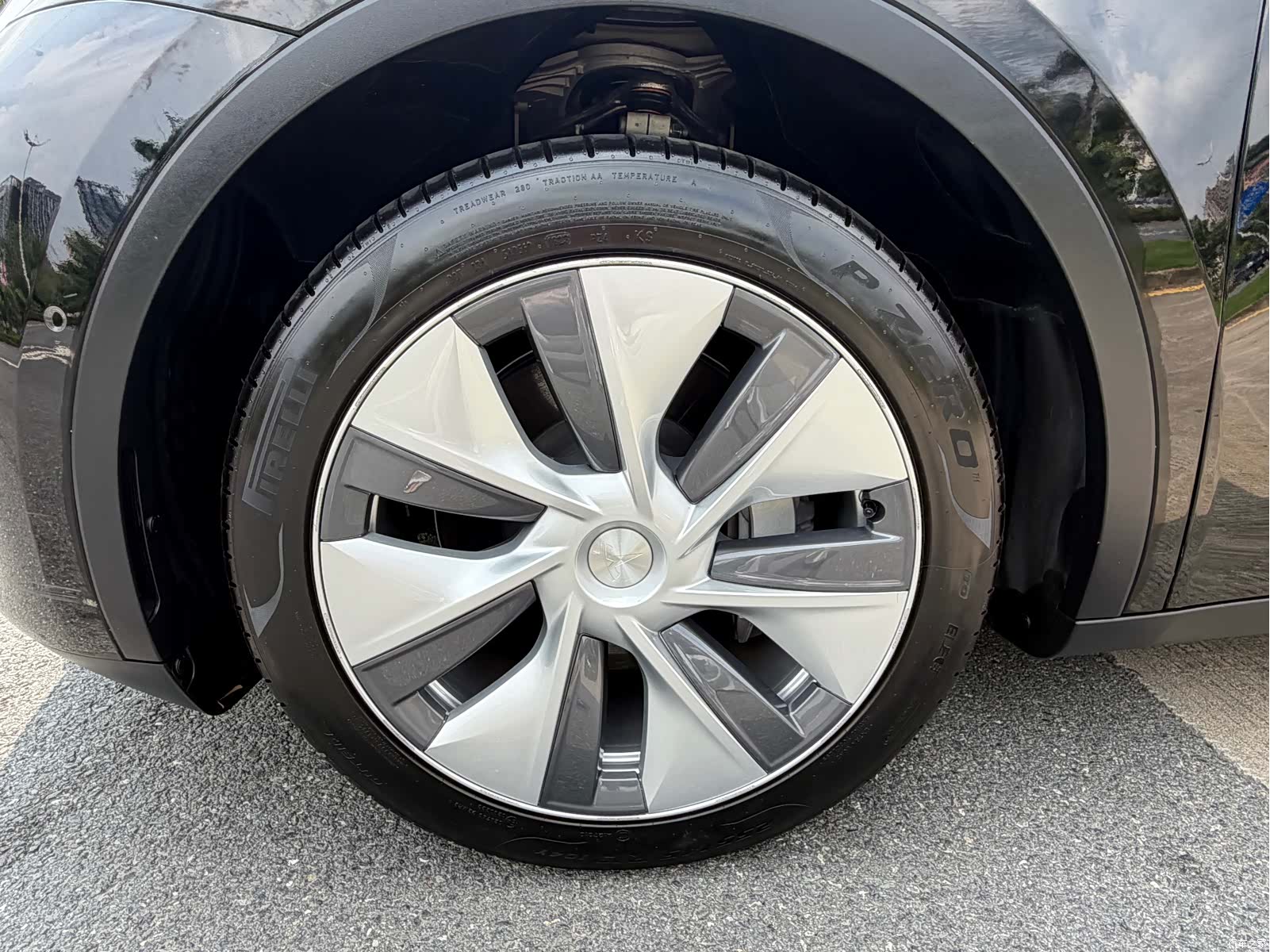 Tesla Model Y, 2023 22