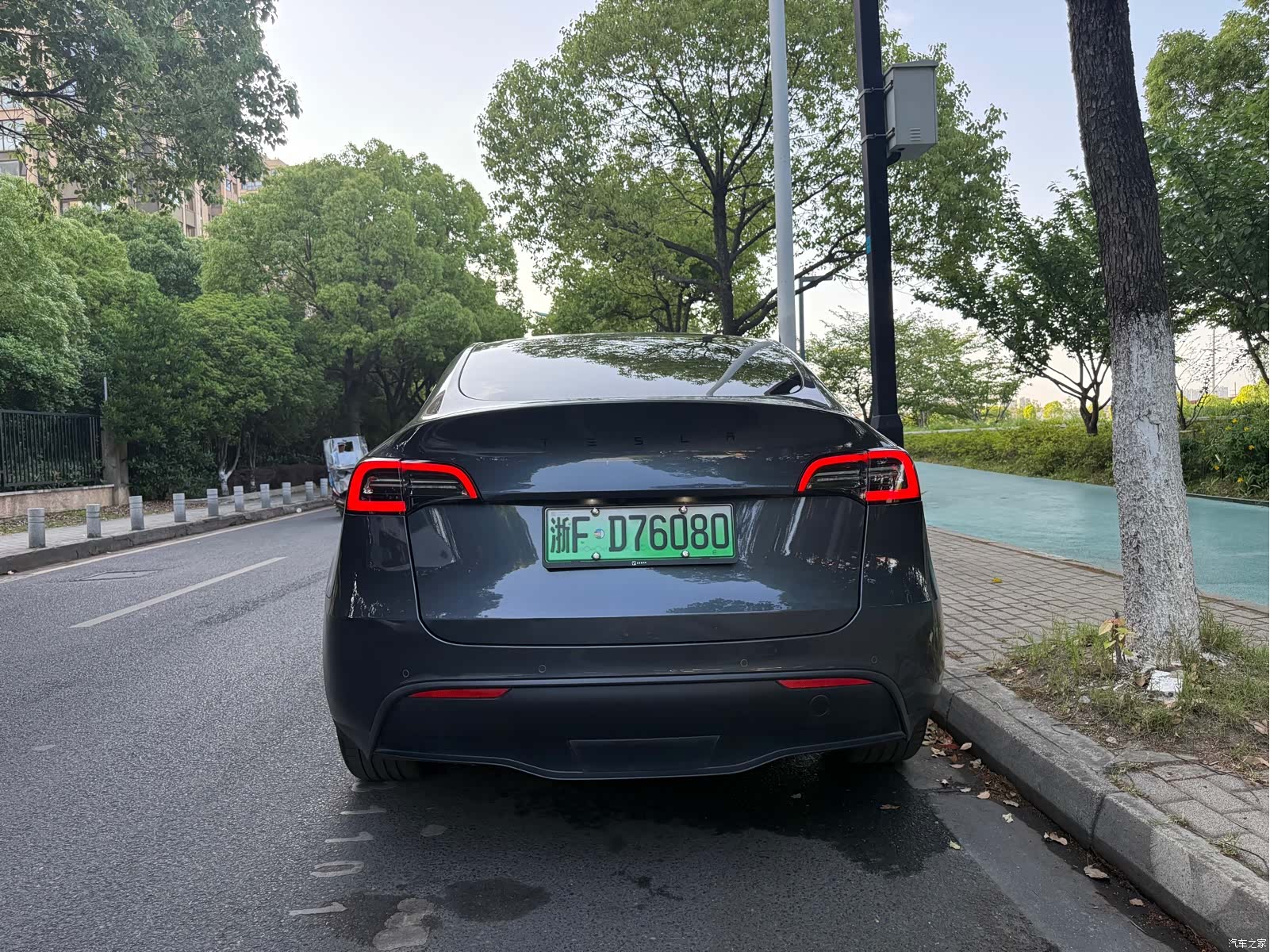 Tesla Model Y, 2021 4