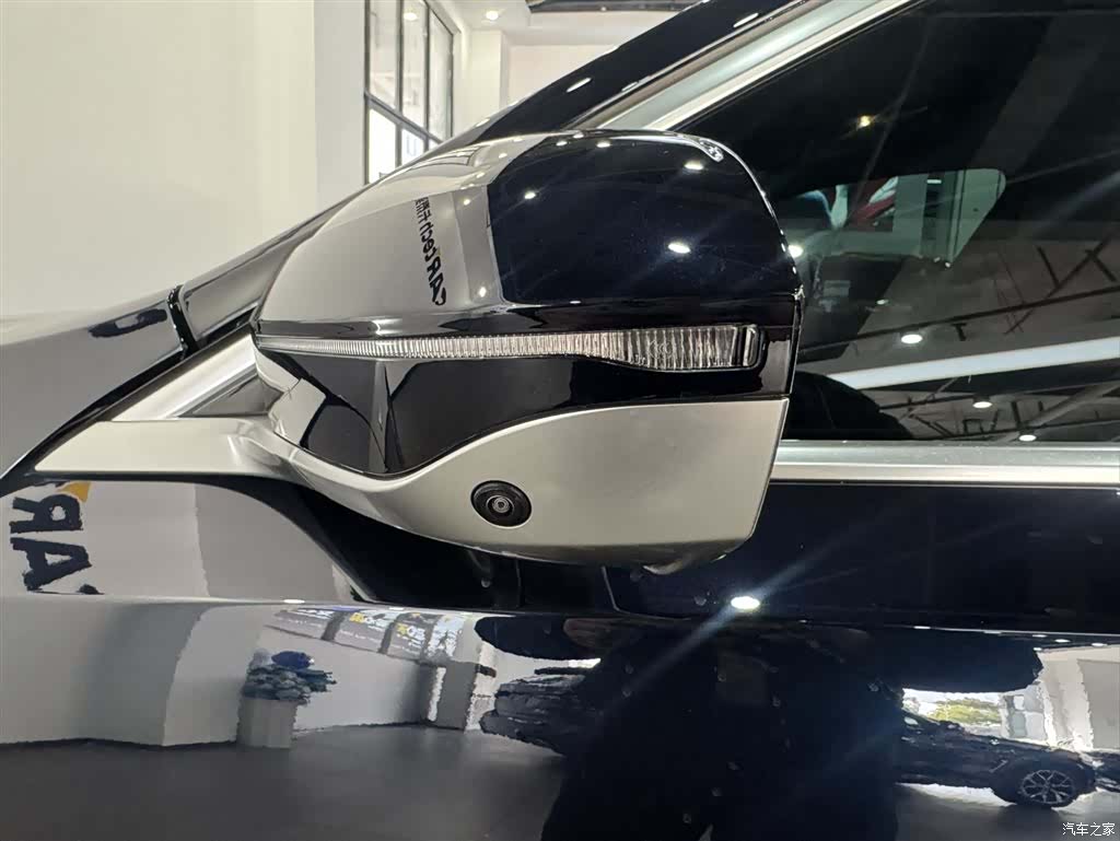 BMW 5 Series, 2025 24