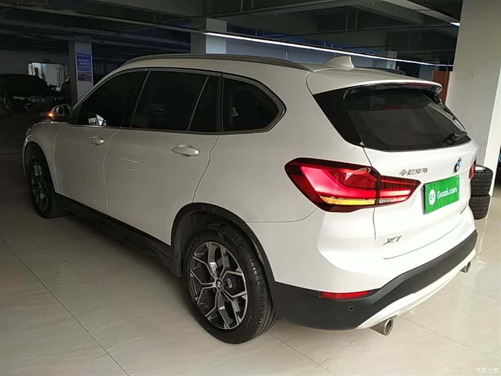 BMW X1, 2021 все фото