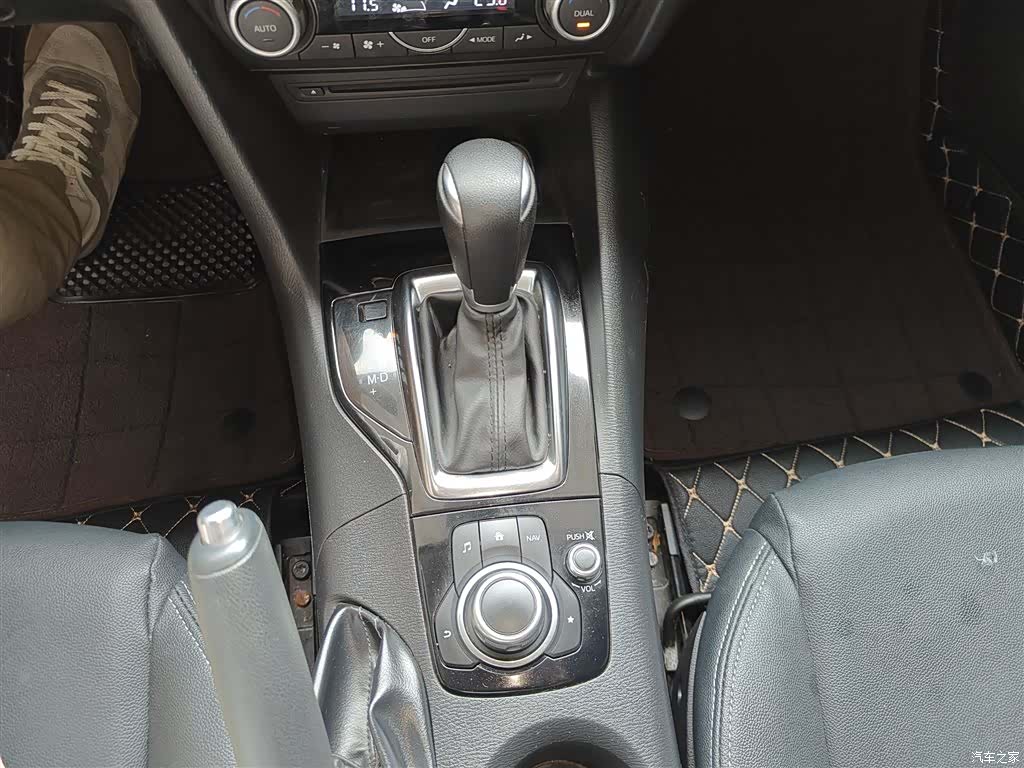 Mazda Mazda3, 2016 10