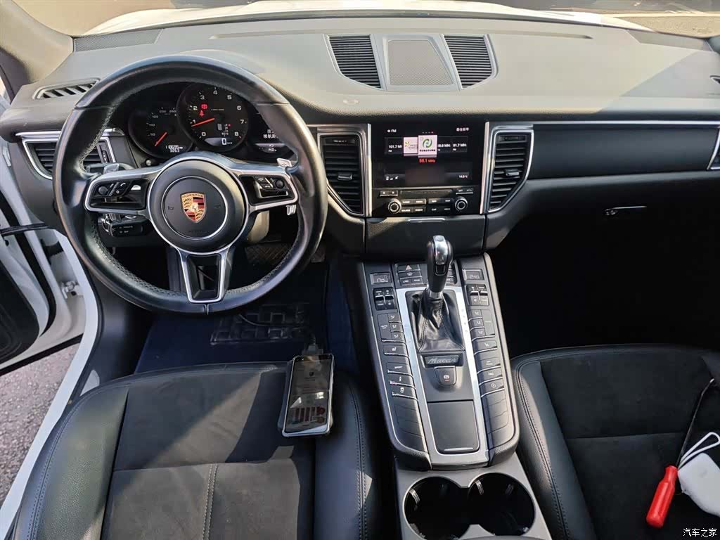 Porsche Macan, 2016 10