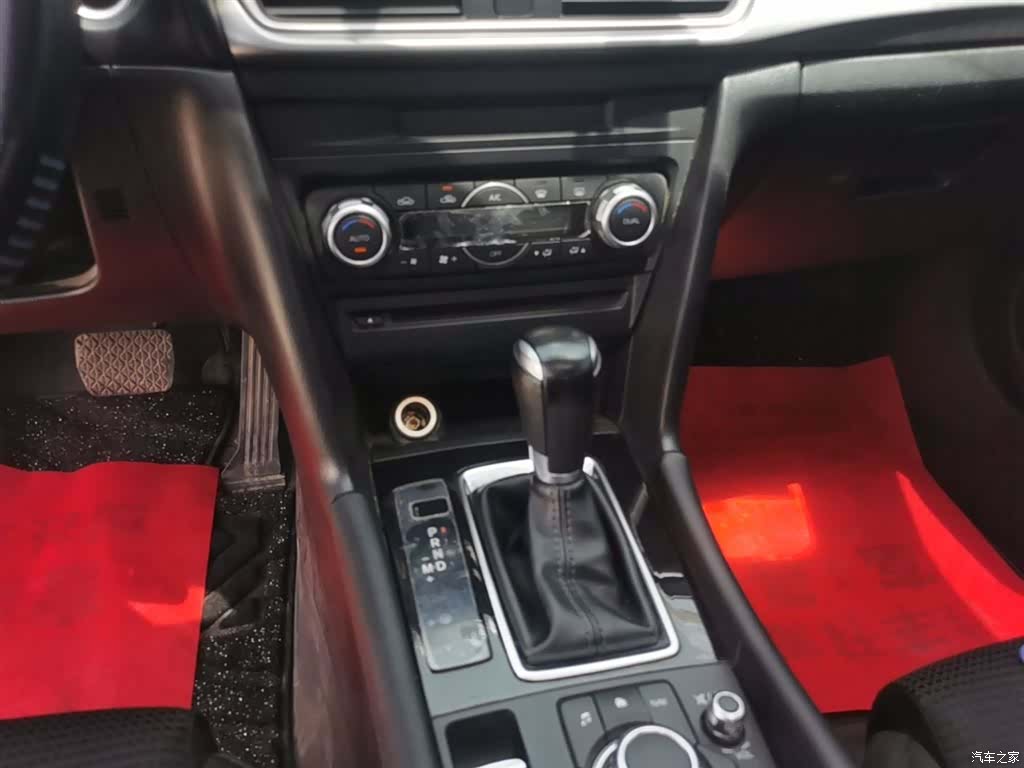 Mazda Mazda3, 2019 14