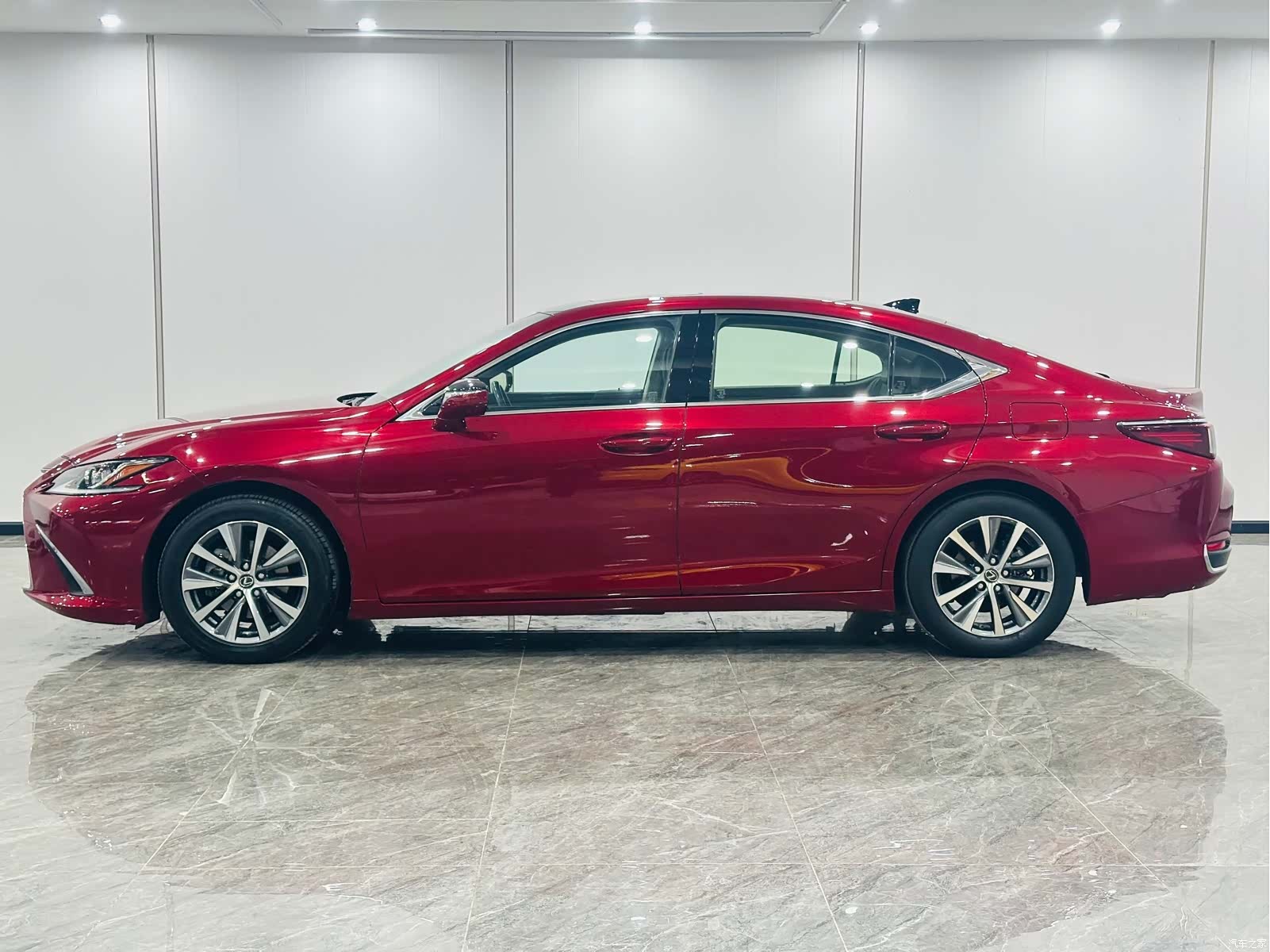 Lexus ES, 2018 4