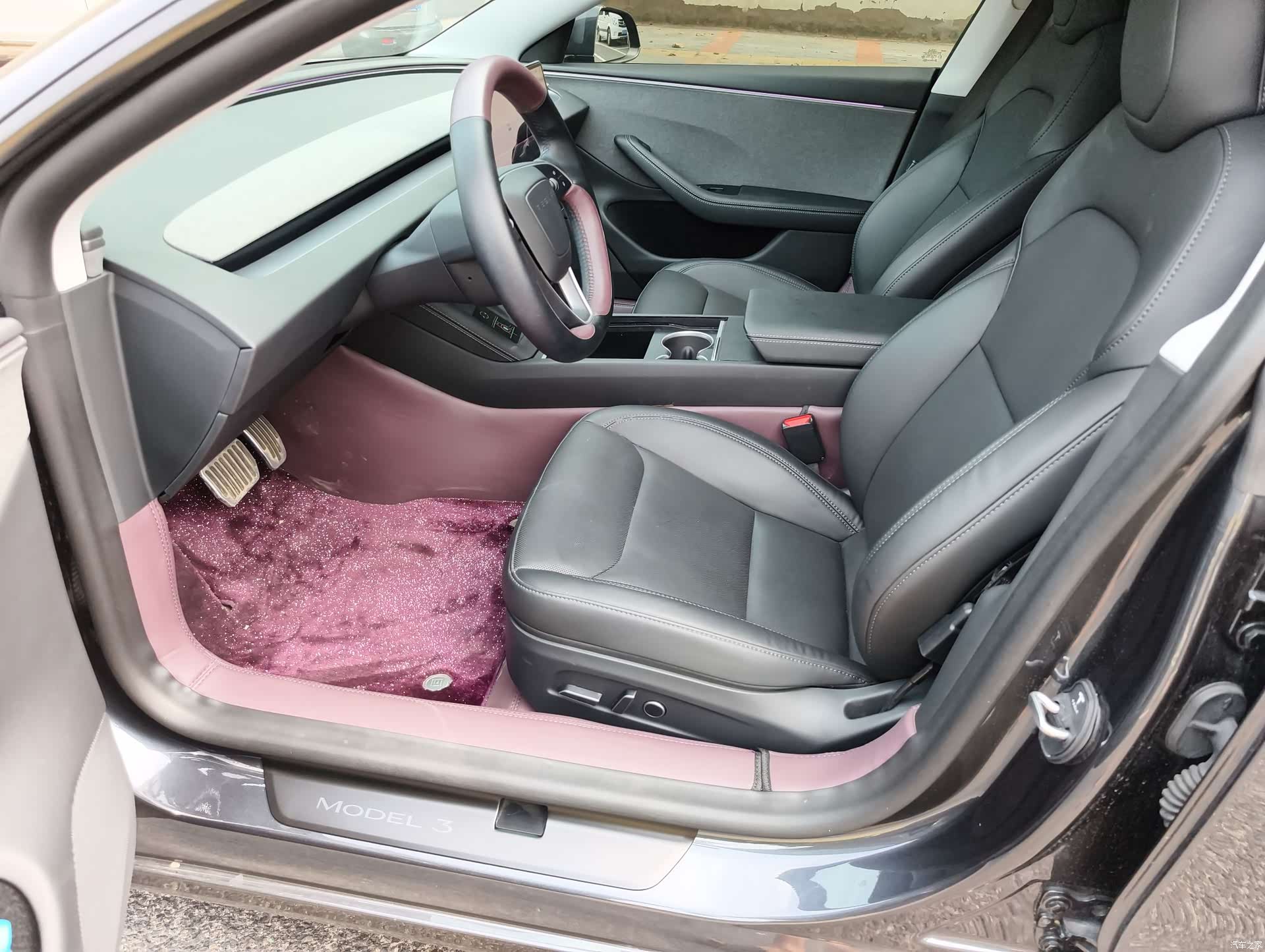 Tesla Model 3, 2025 7