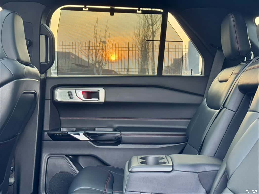Ford Explorer, 2022 15